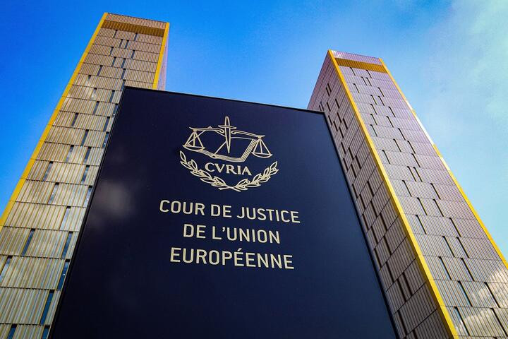 Європейський суд відмовив Януковичам та Абрамовичу у виключенні з санкційного списку, – ЗМІ